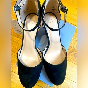 Chic Women's Wedge Heel Pumps, 3” high. Black suede fabric